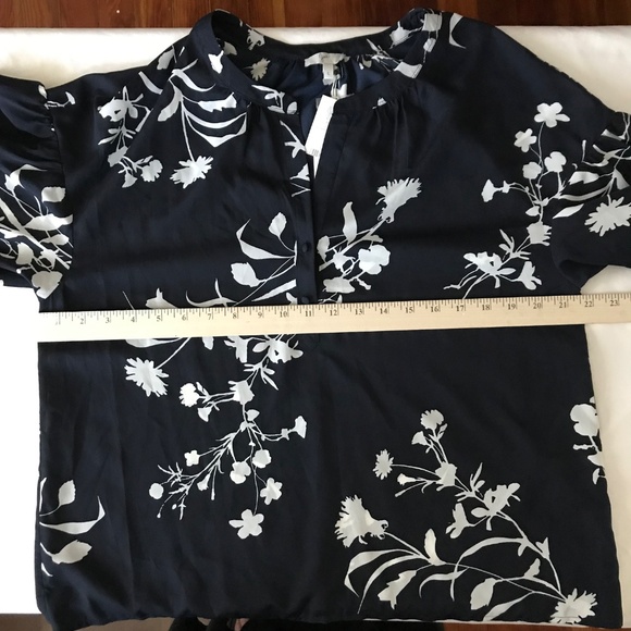 JOIE Eilga Floral Split Neck Blouse Navy White Top Women’s Size Large - Picture 11 of 16